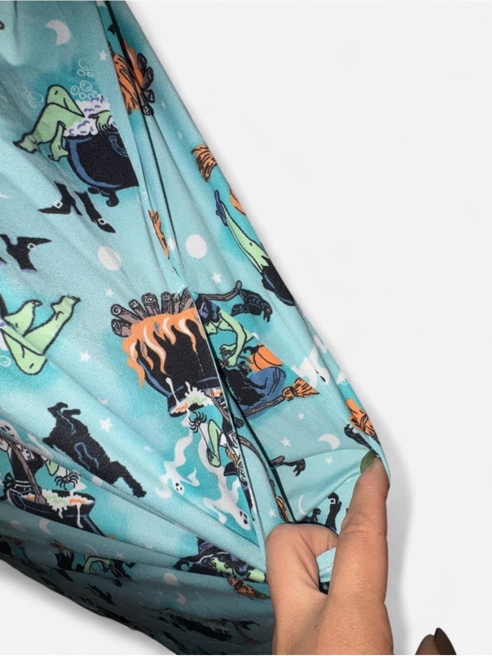 Halloween witches dress with pockets size large - Picture 2 of 3